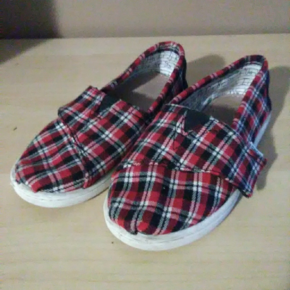 Canvas Tiny TOMS Kids Unisex Red, White, & Black